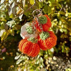 🎃 WHITE Crochet Pumpkin Keychain/Bag Charm